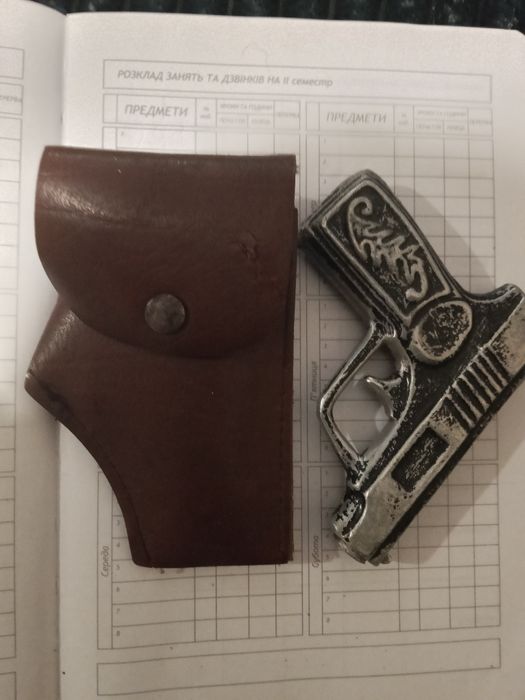 Сувенир,игрушка.Пистолет.