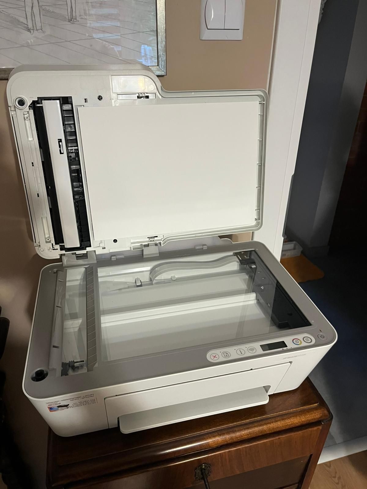 Laptop Dell P1F02 i Drukarka HP DeskJet 2710e All-in-One
