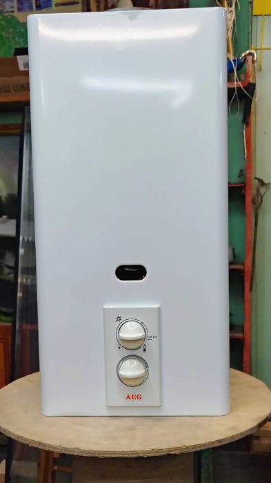 Газова колонка AEG