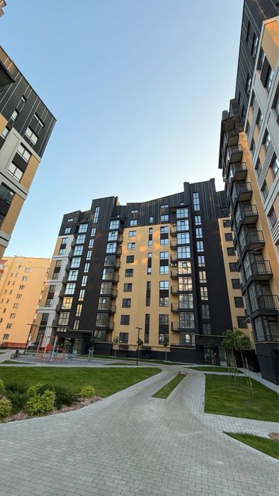 Продаж 2 кіинатної квартири на Озерні