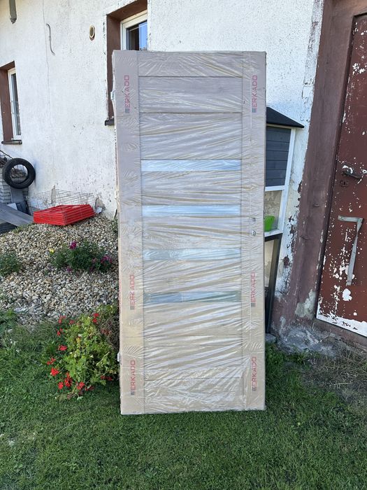 Drzwi prawe 80 bez ościeżnicy nowe firmy Erkado