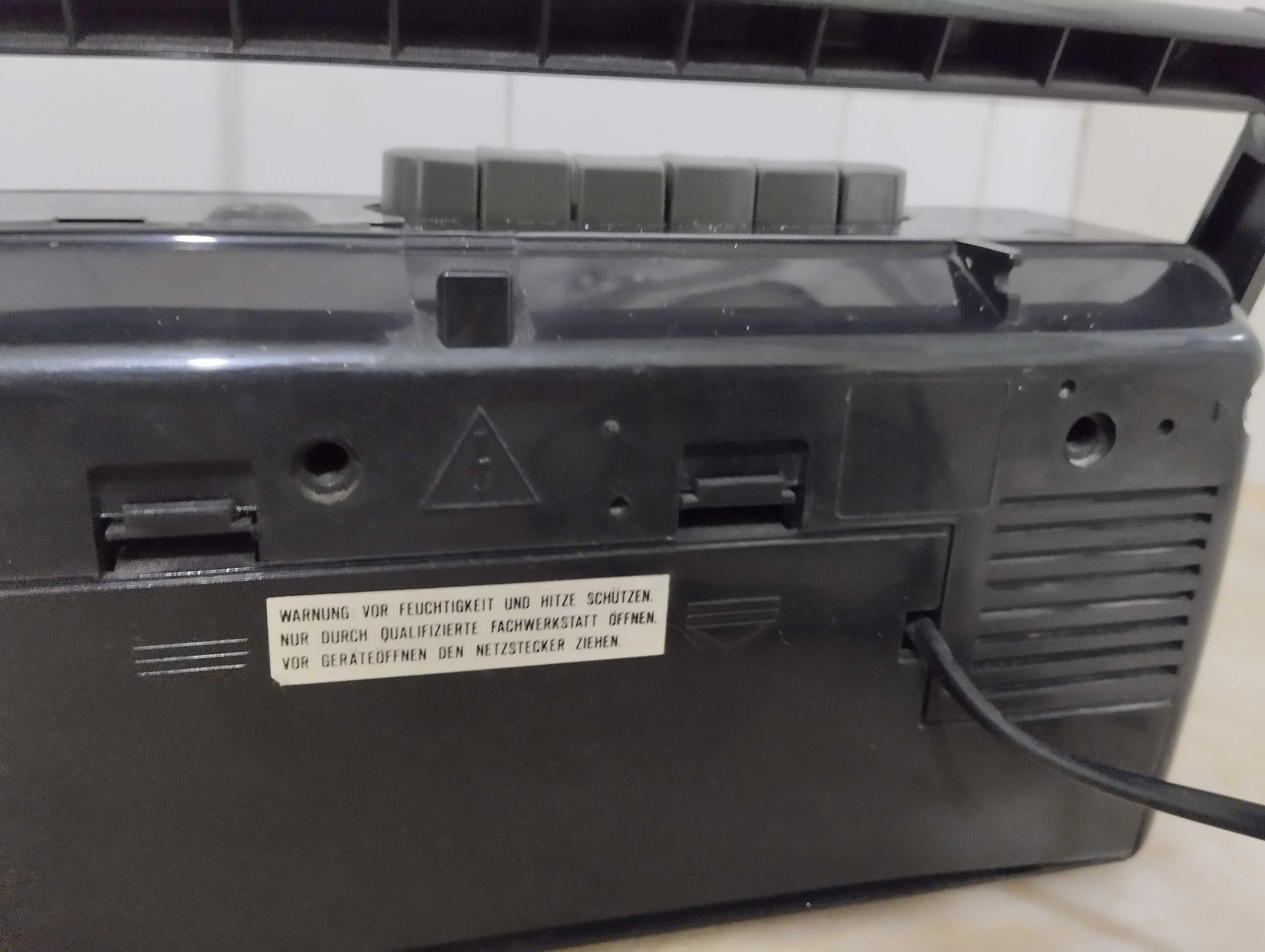 Crown Japan  SZ-88 AM/FM Radio Cassette - A funcionar