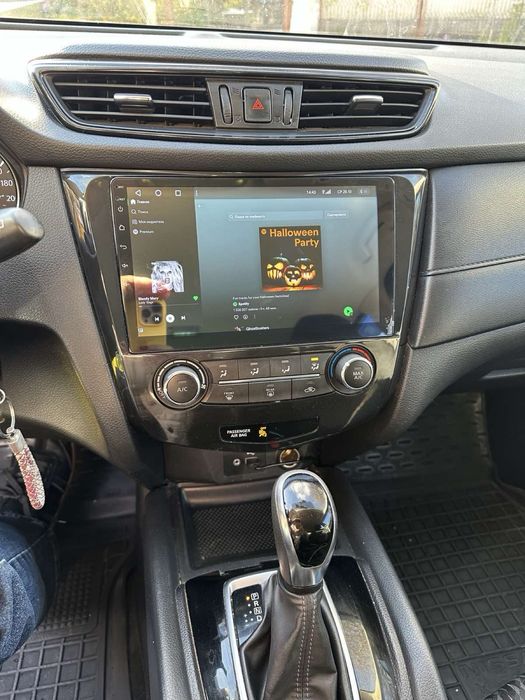 Nisan roge в хорошому стані конфетка а не машина.