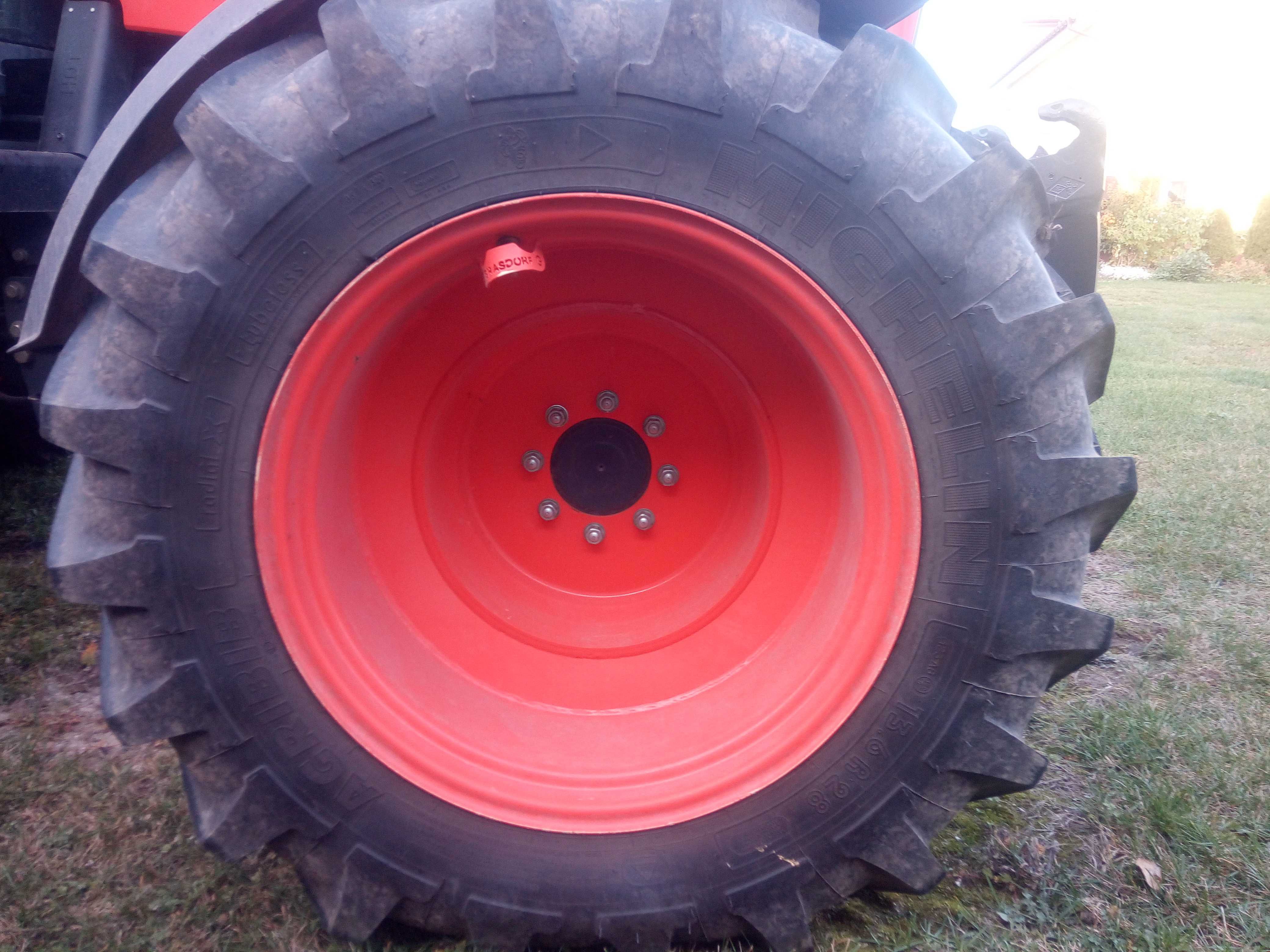 Koła do międzyrzędzi Kubota M135 GX M110GX 13.6R28 Michelin