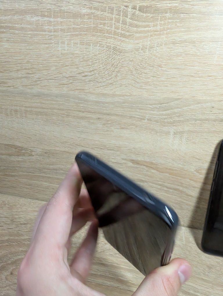 Xiaomi Redmi 8 4/64GB гарний стан