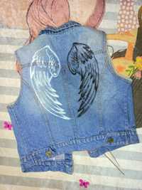 Жіноча джинсова жилетка з ручним розписом 44
