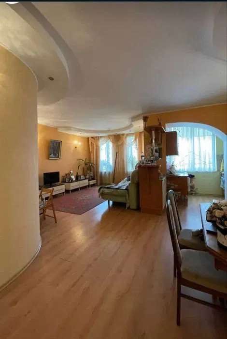 Продаю власну 3-кімн. квартиру на Таїрова!
110 м²