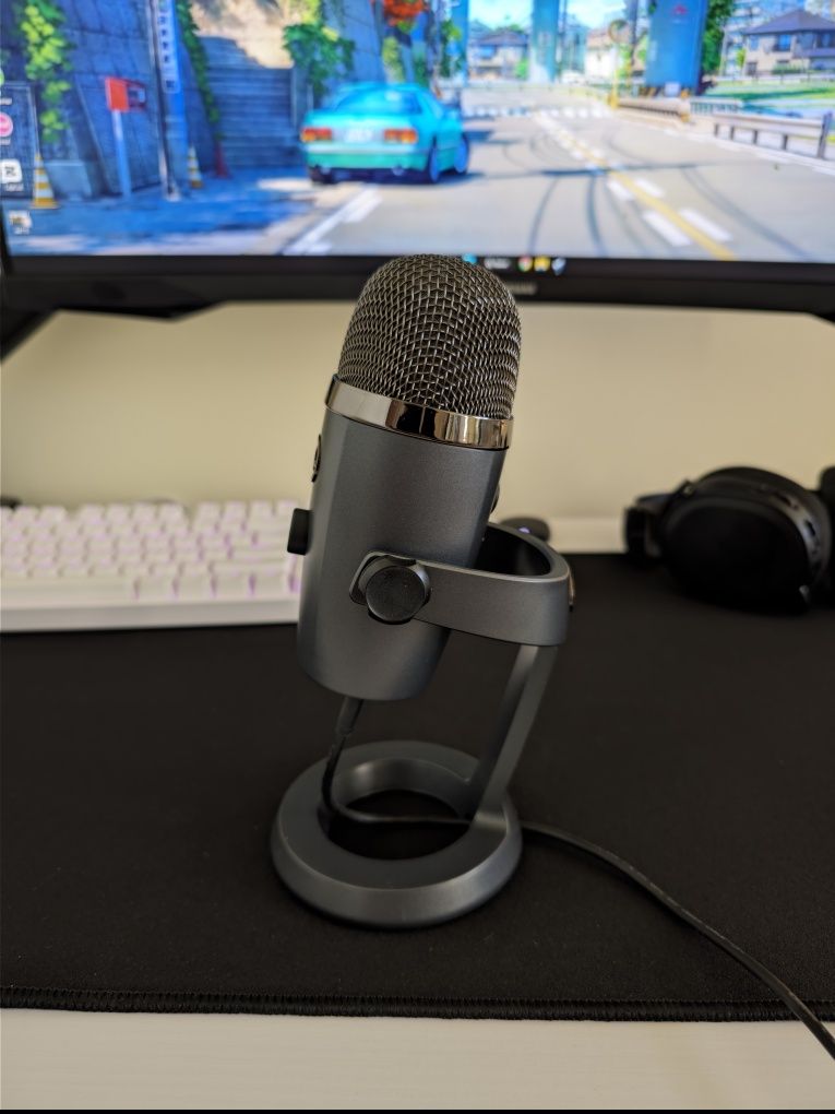 Микрофон Blue Yeti Nano