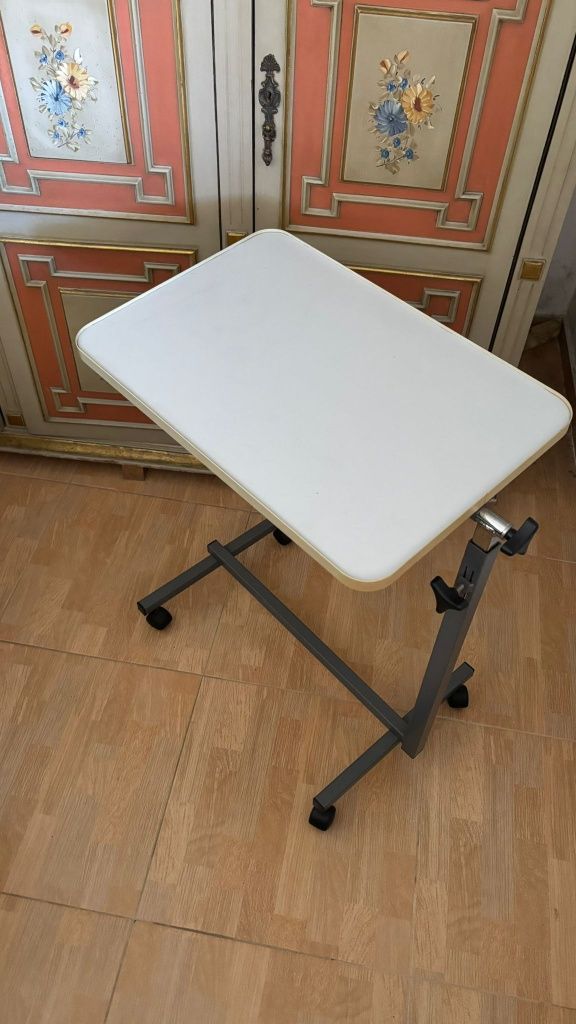 Mesa de refeição para acamado