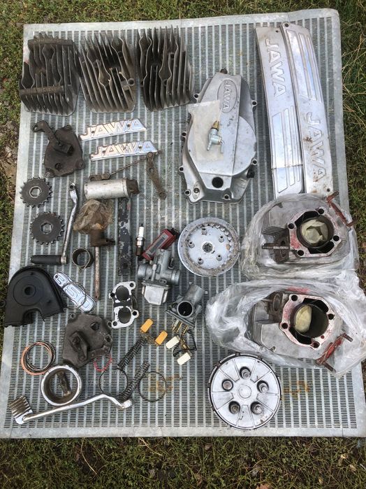 Продаю запчастини на Яву 638