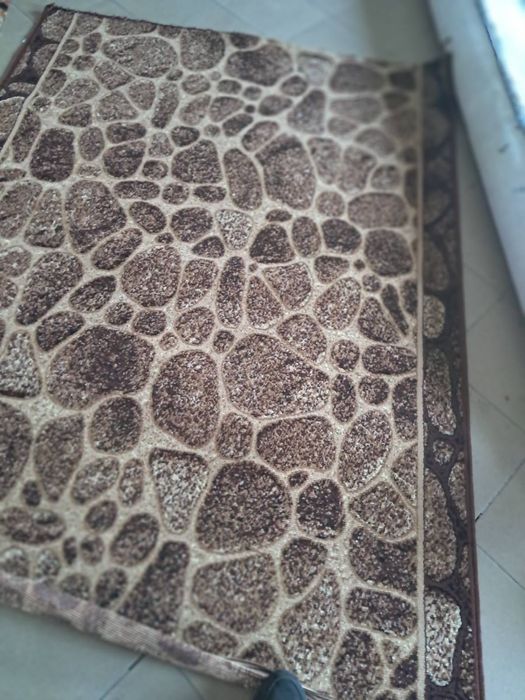 Продаю ковры и остатки коврового покрытия со склада магазина