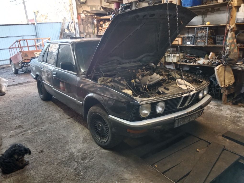 Авторозборка разборка запчастини bmw e 28 e 12 e 21 e 34 e32 m 10 m 2