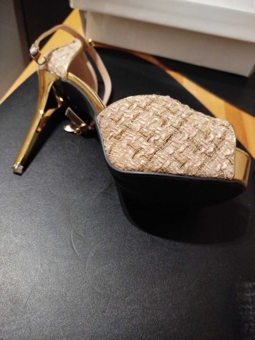 Sprzedam szpilki złote