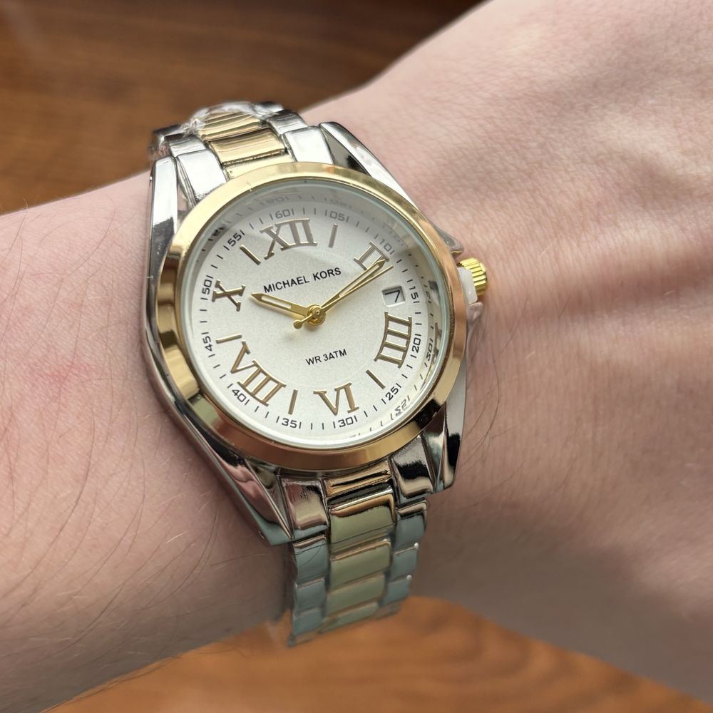 Жіночий годинник Michael Kors на браслеті комбінованого кольору