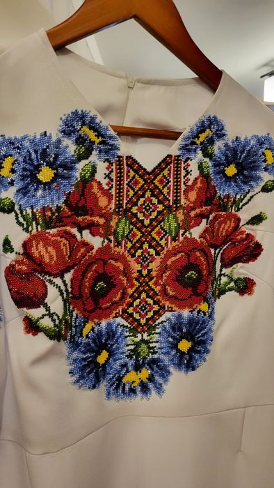 Сукня вишита бісером, розмір 44-46