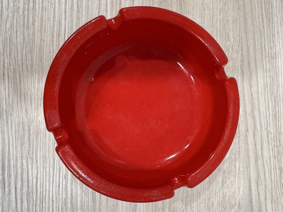 Popielniczka west czereona