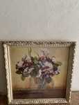 Quadro com moldura em madeira trabalhada 20€