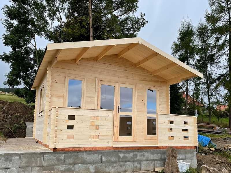 Domek z bali ANIA drewniany letniskowy ogrodowy