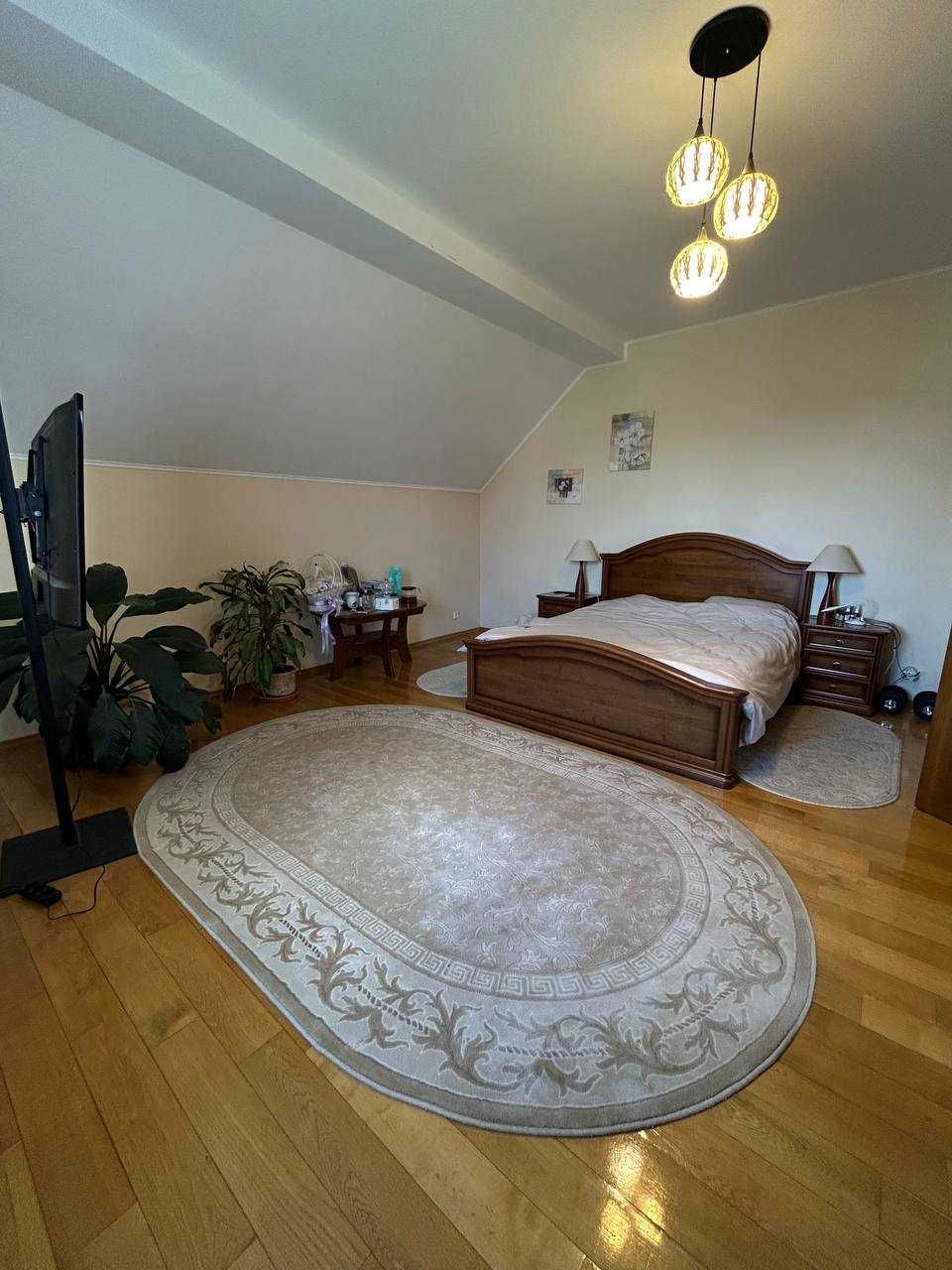 Продаж Будинку Окремого 230 м2, 10 сотих с. Басівка + Гараж 2 авто
