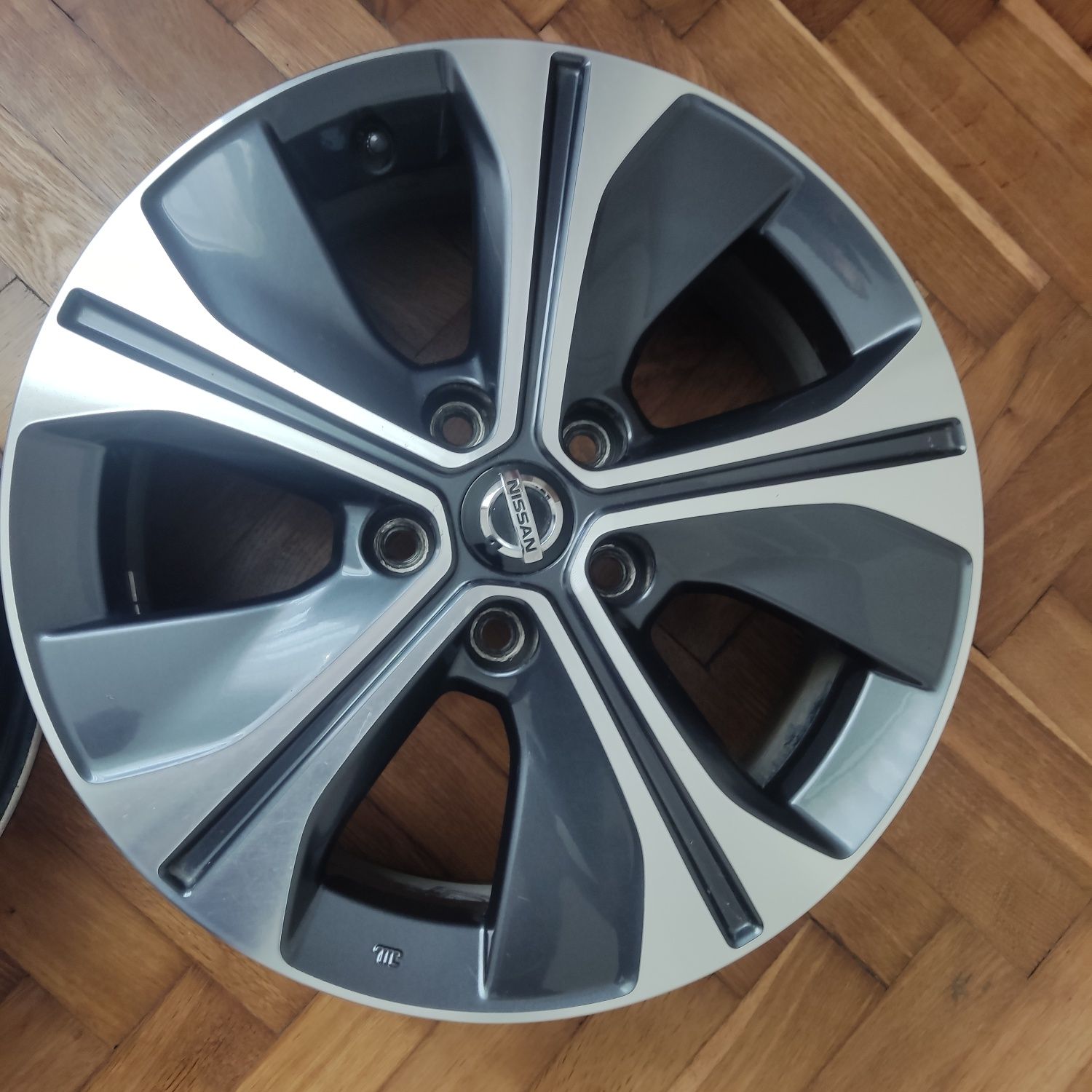 Диски колеса 5×114.3 r17 Nissan leaf