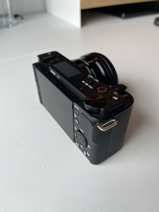 Aparat Sony ZV-E10 | Samo body |Stan idealny, jak nowy | Mały przebieg