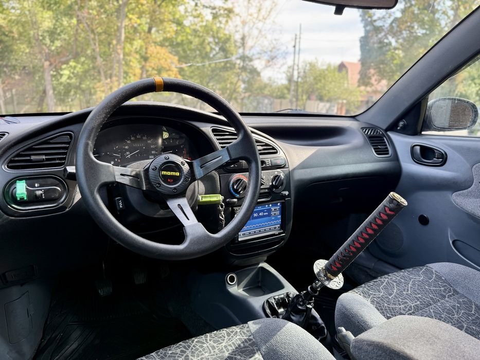 Daewoo Lanos 2.5 V6 Opel x25xe