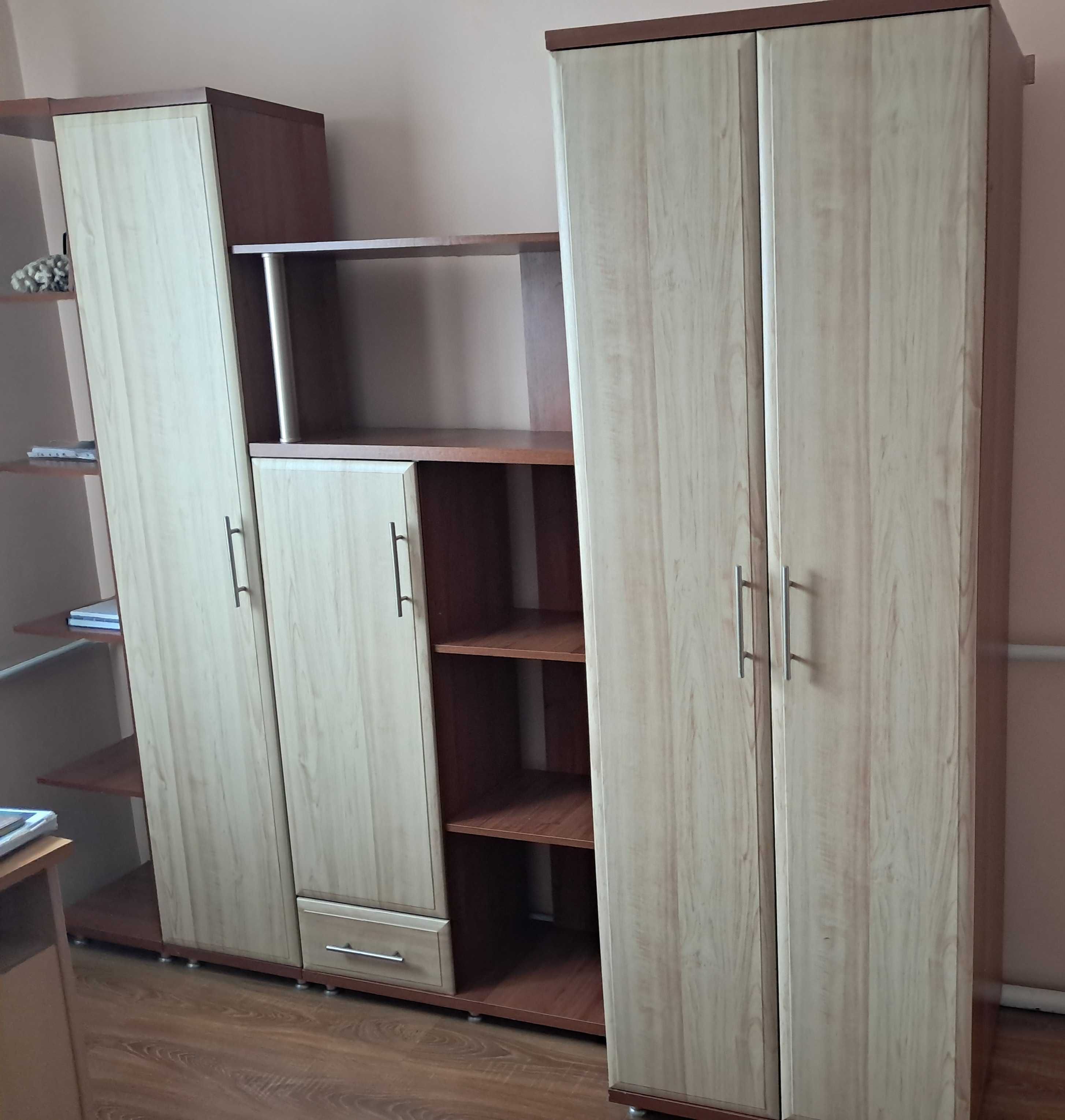 Стінка у дитячу кімнату . У гарному стані.