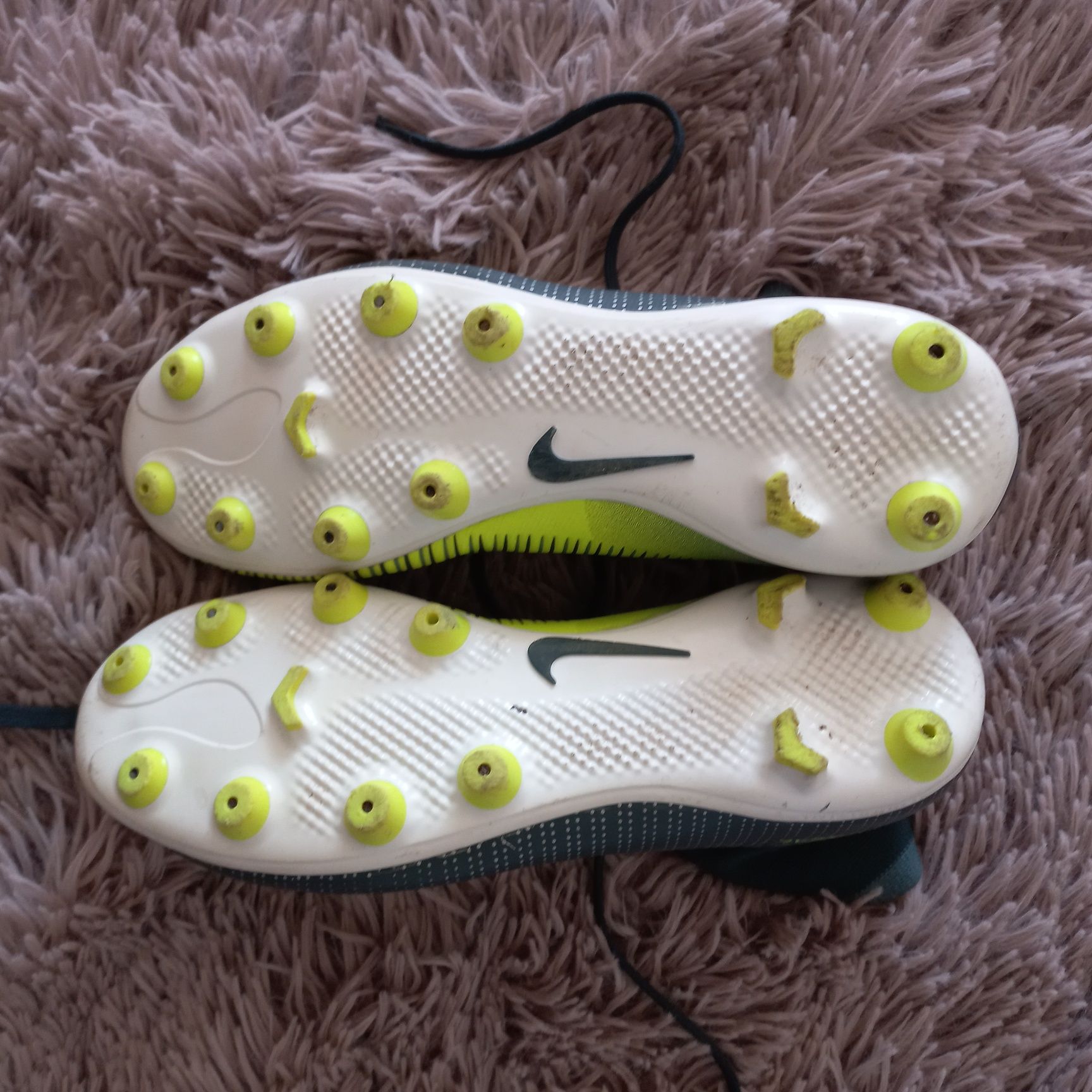 Nike Mercurial piłkarskie buty z cholewką 37,5