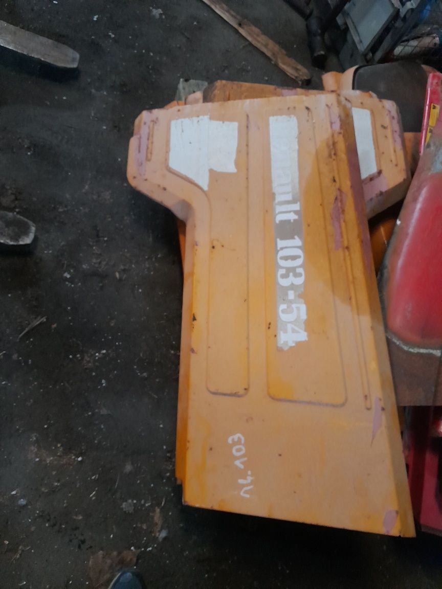 Maska, osłona Renault Ceres, Ares