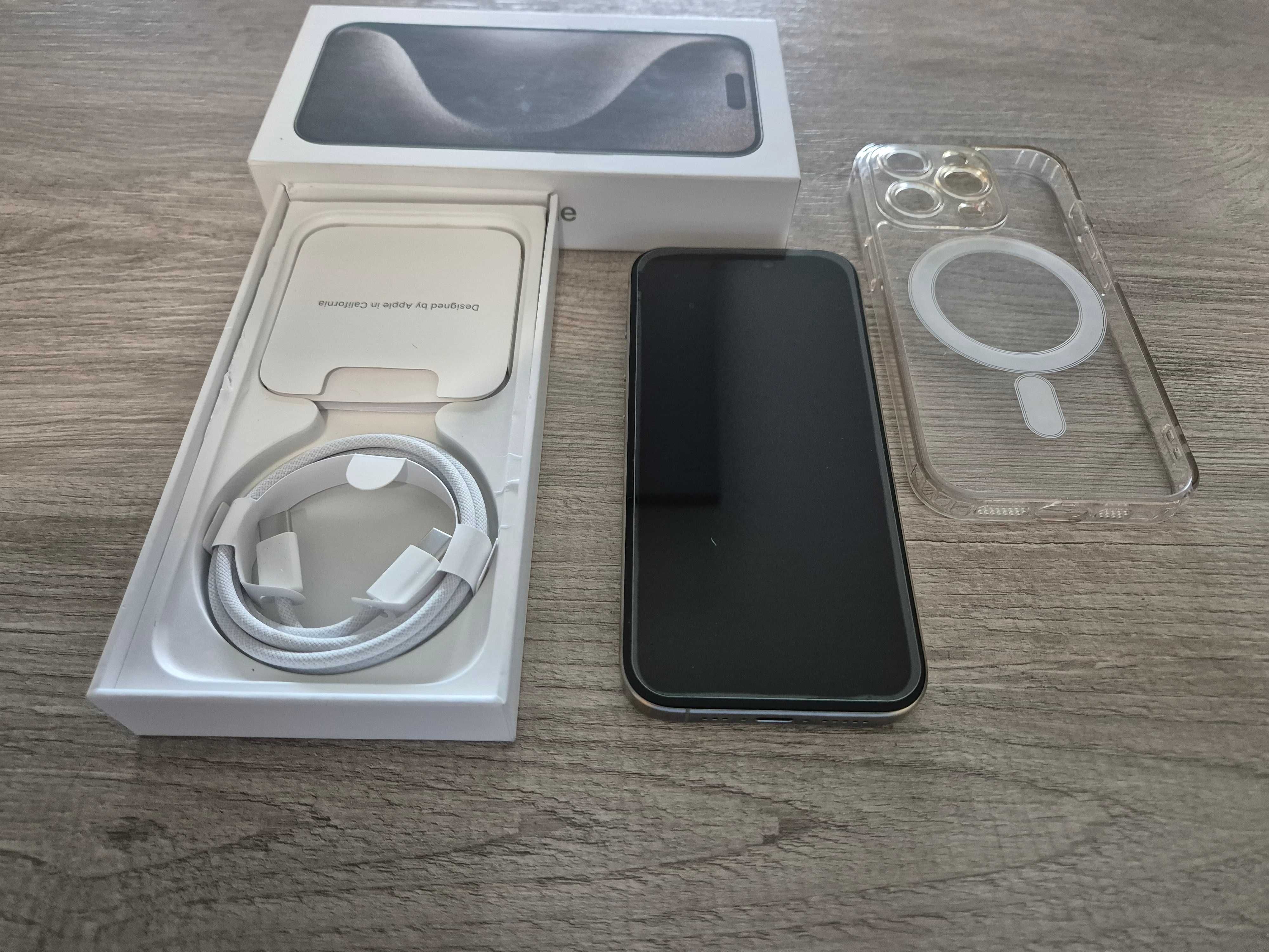 Iphone 15 Pro 128GB, naturalny tytan, pełen zestaw, etui