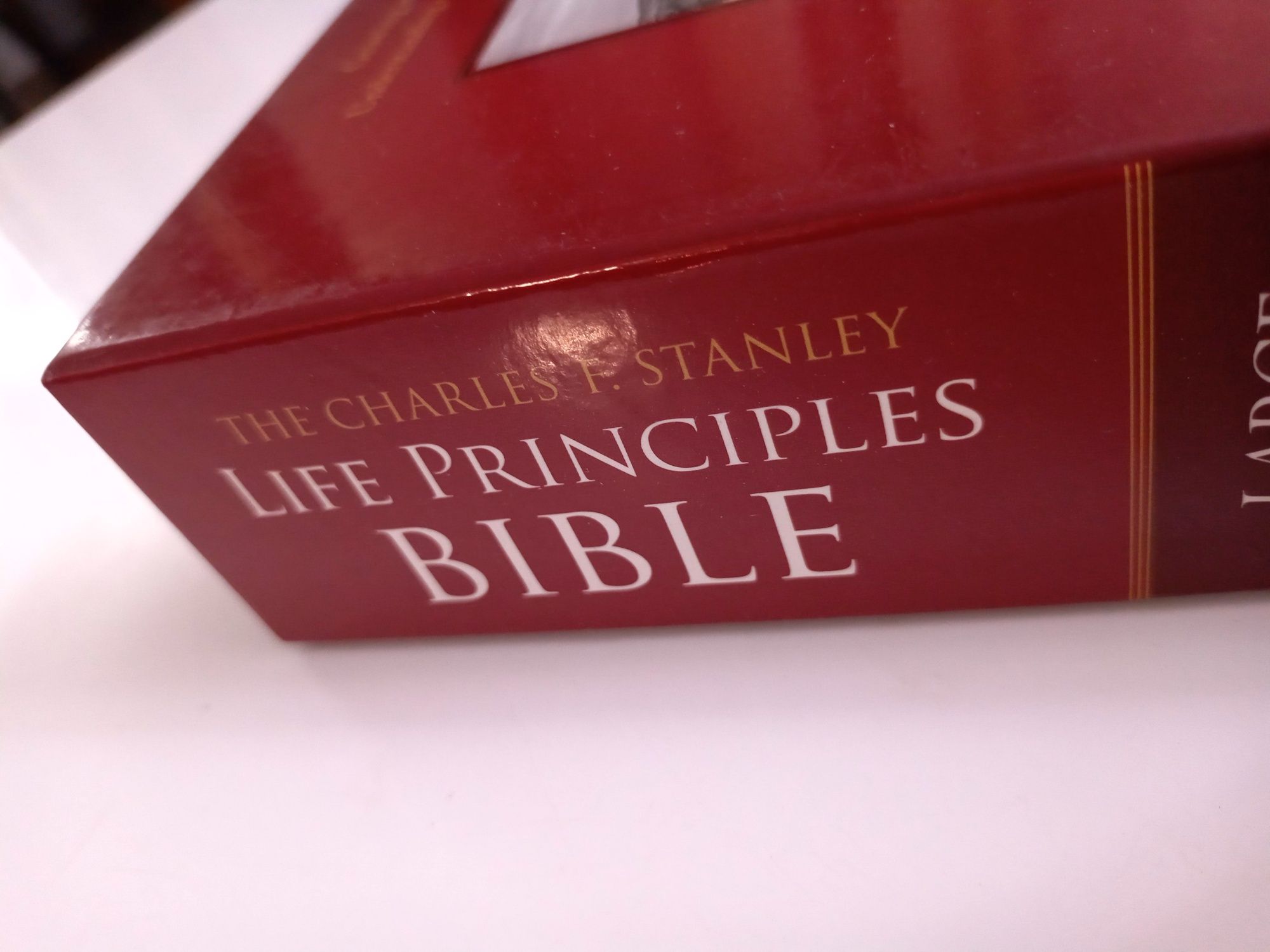 The Charles F. Stanley Life Principles Bible Biblia in english