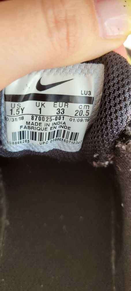 Nike Court Borough Low roz. 33