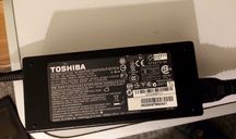 Zasilacz TOSHIBA