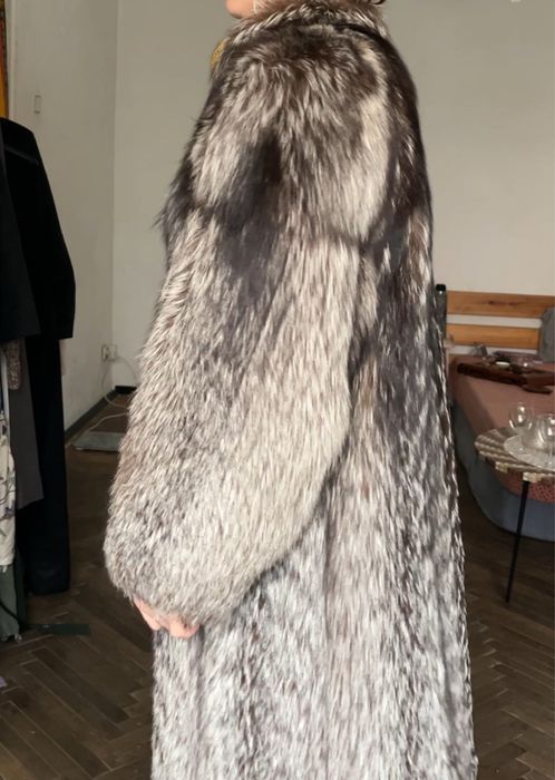 Продам натуральну шубу із чорнобурки