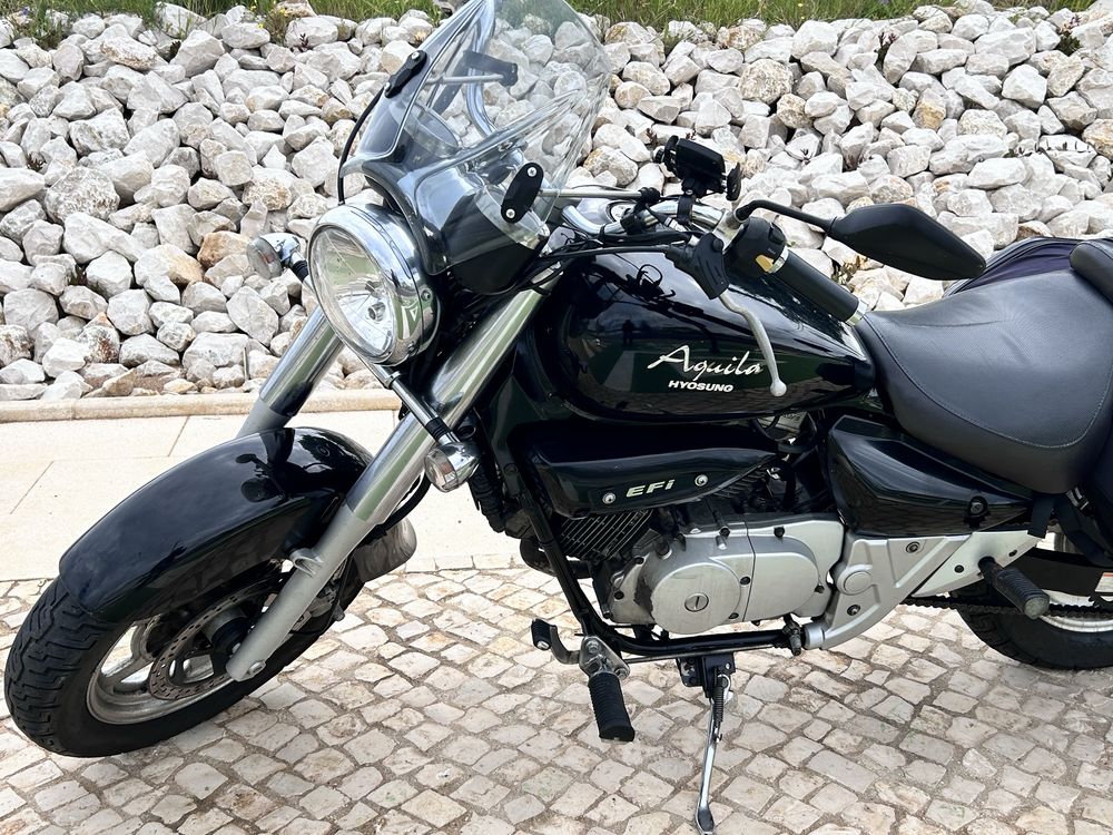 Hyosung GV 250 com extras