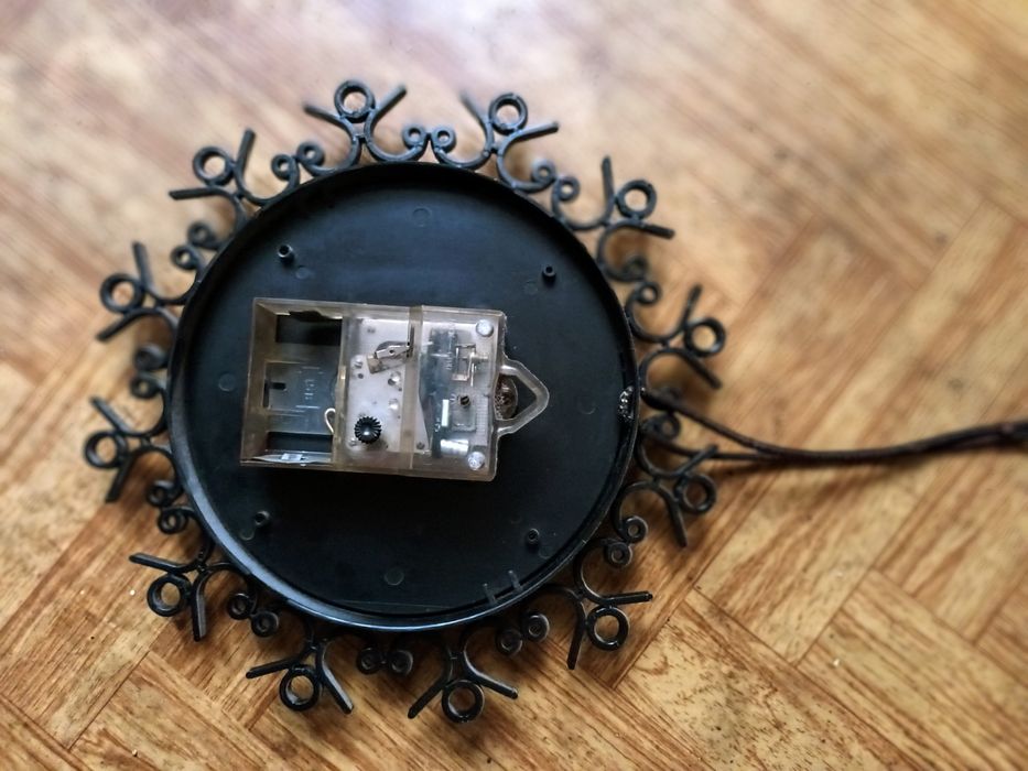 Piękny stary radziecki zegar Jantar ścienny