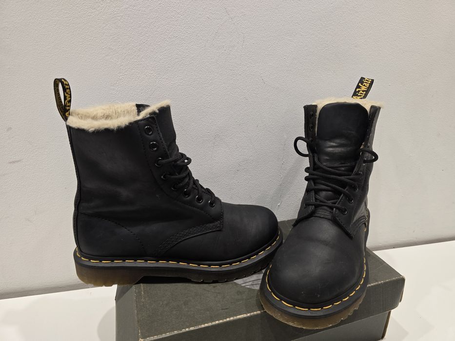 Oryginalne skórzane Dr Martens najnowszy model Serena 2024 ocieplane