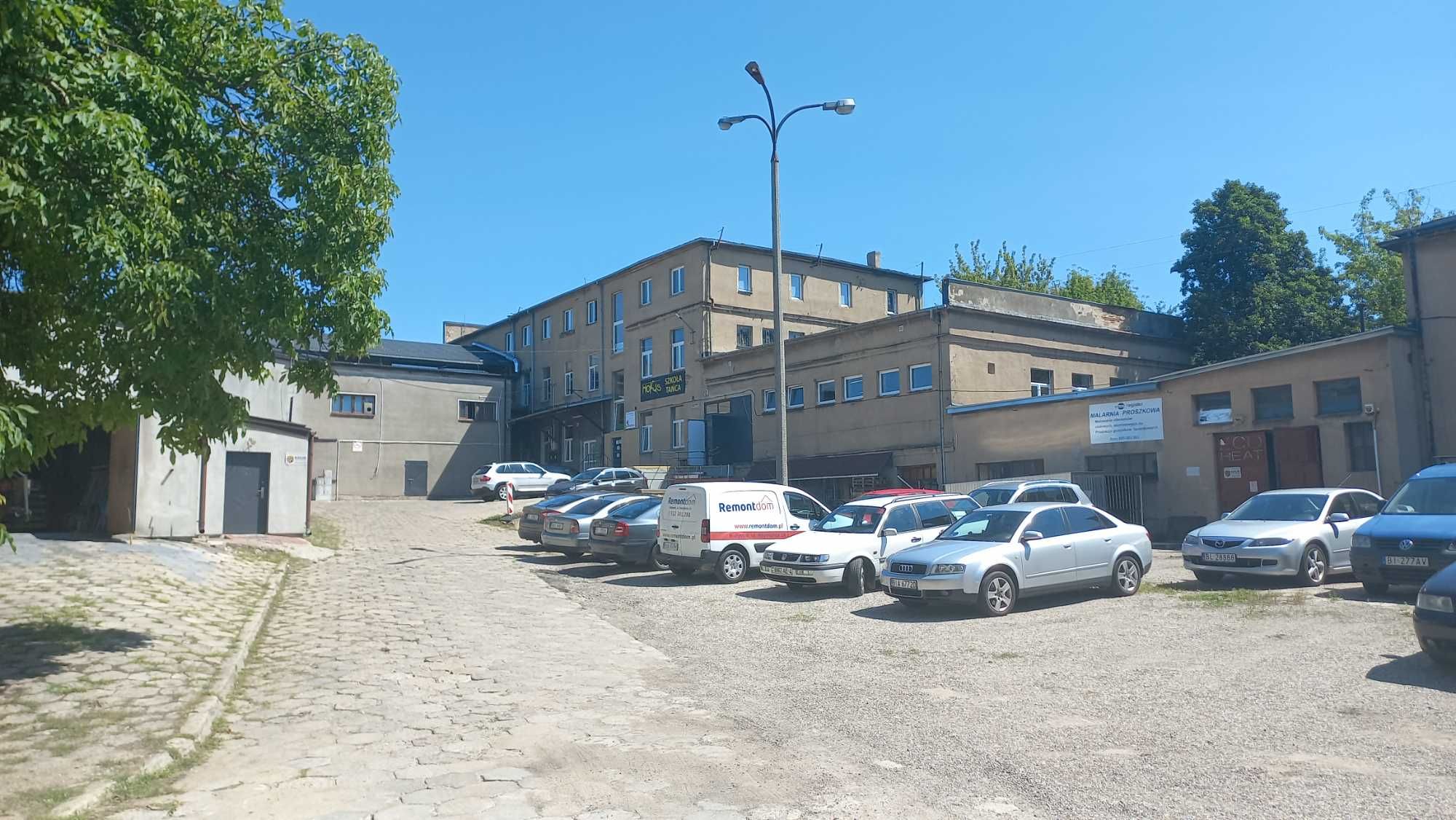 Niedrogi lokal biurowy 67 m2 blisko centrum (os. Młodych)