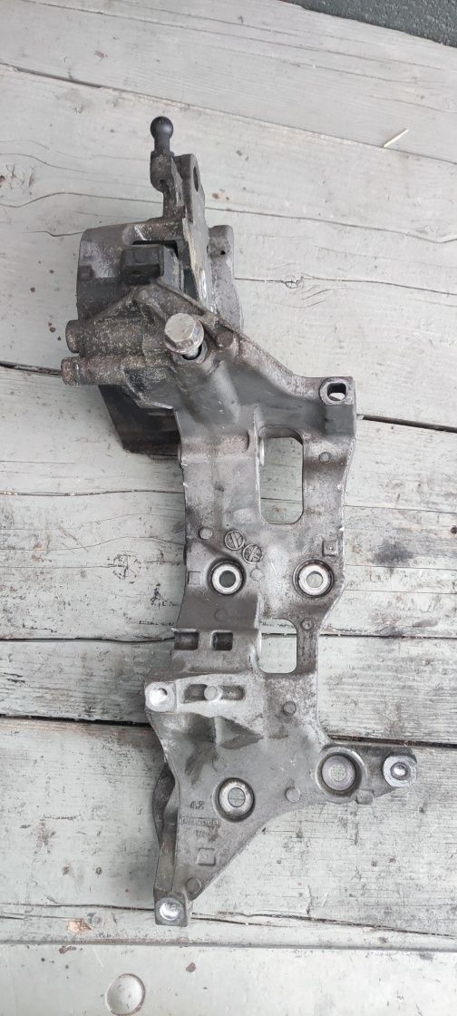 Łapa alternatora golf vii leon 5f 04l903143d