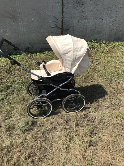 Продам коляску Navington Caravel          .