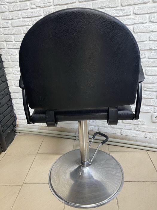 парикмахерское кресло