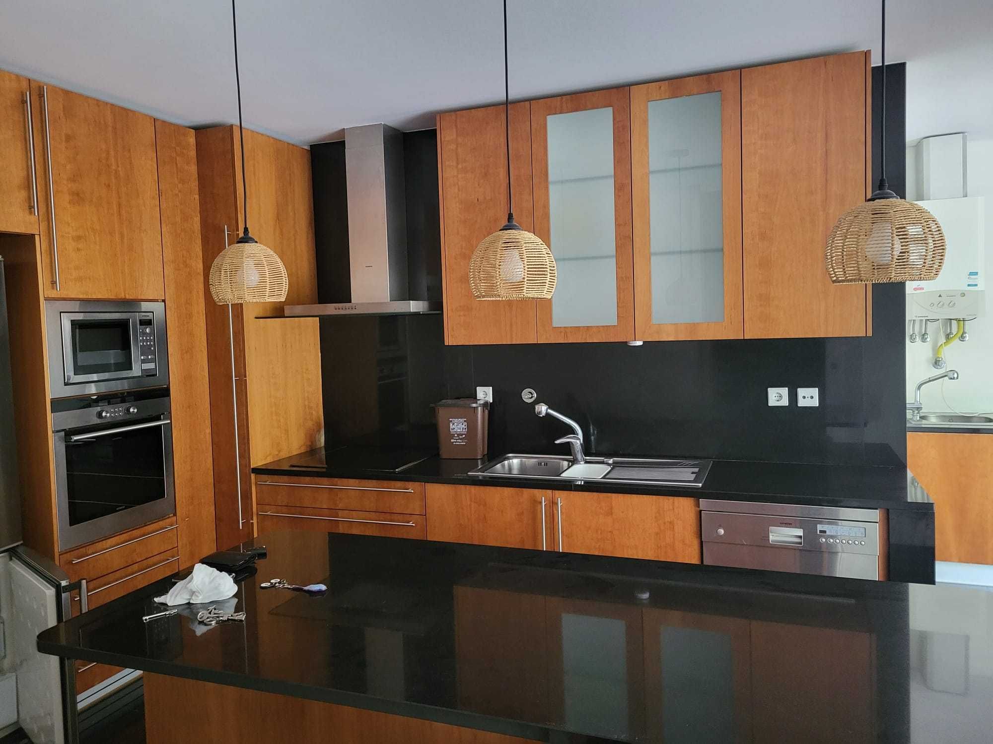 Arrendamento de apartamento t2 na Avenida do Castelo, 43