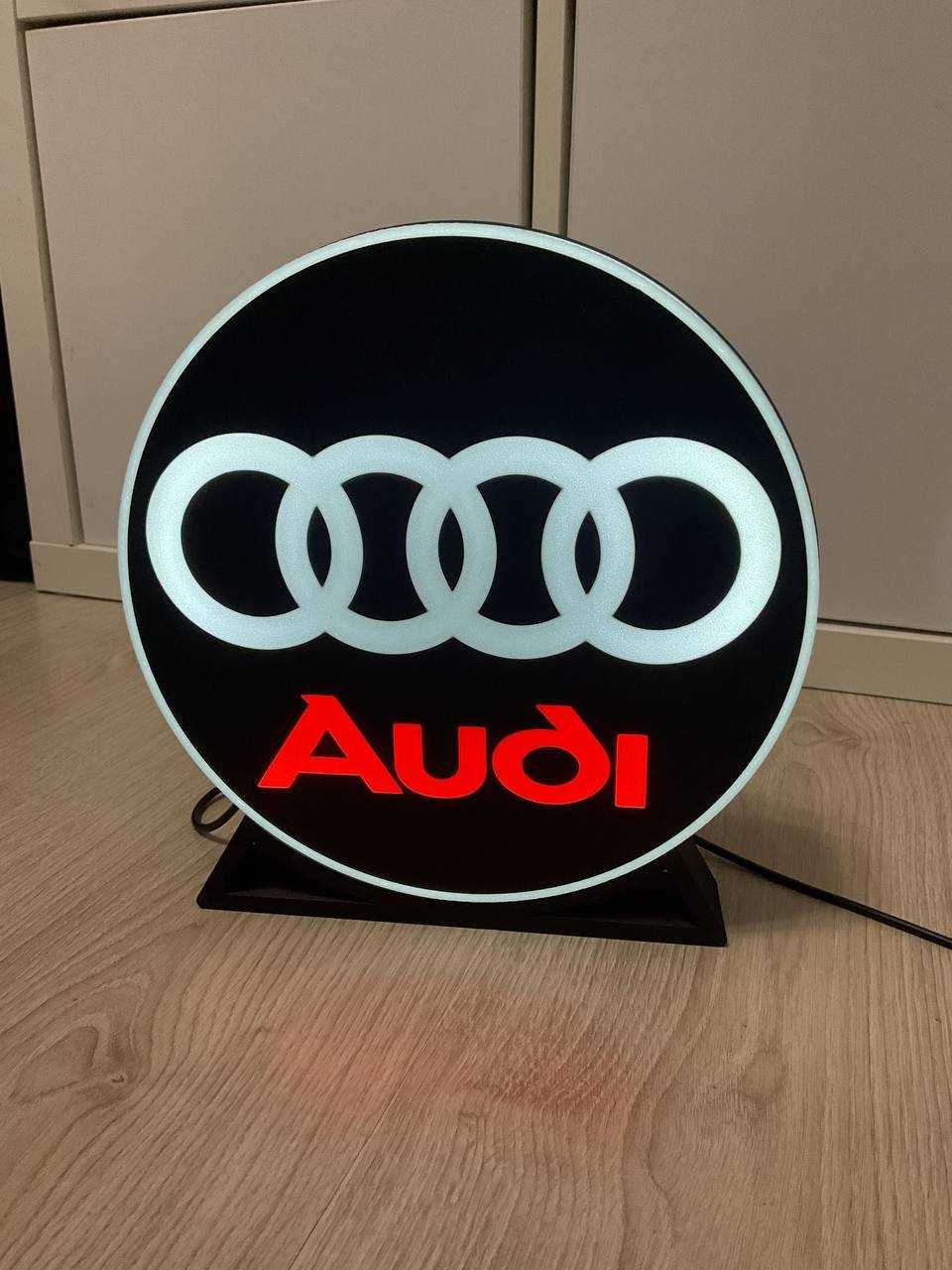 Ozdobna lampka LED Audi