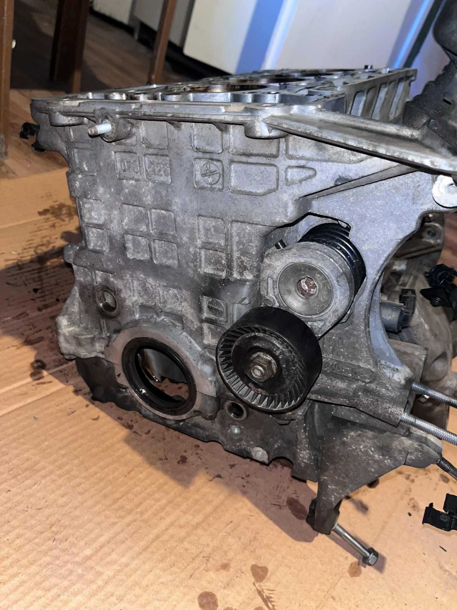Blok silnika z wałem korbowym BMW E90 E87 N43B20a
