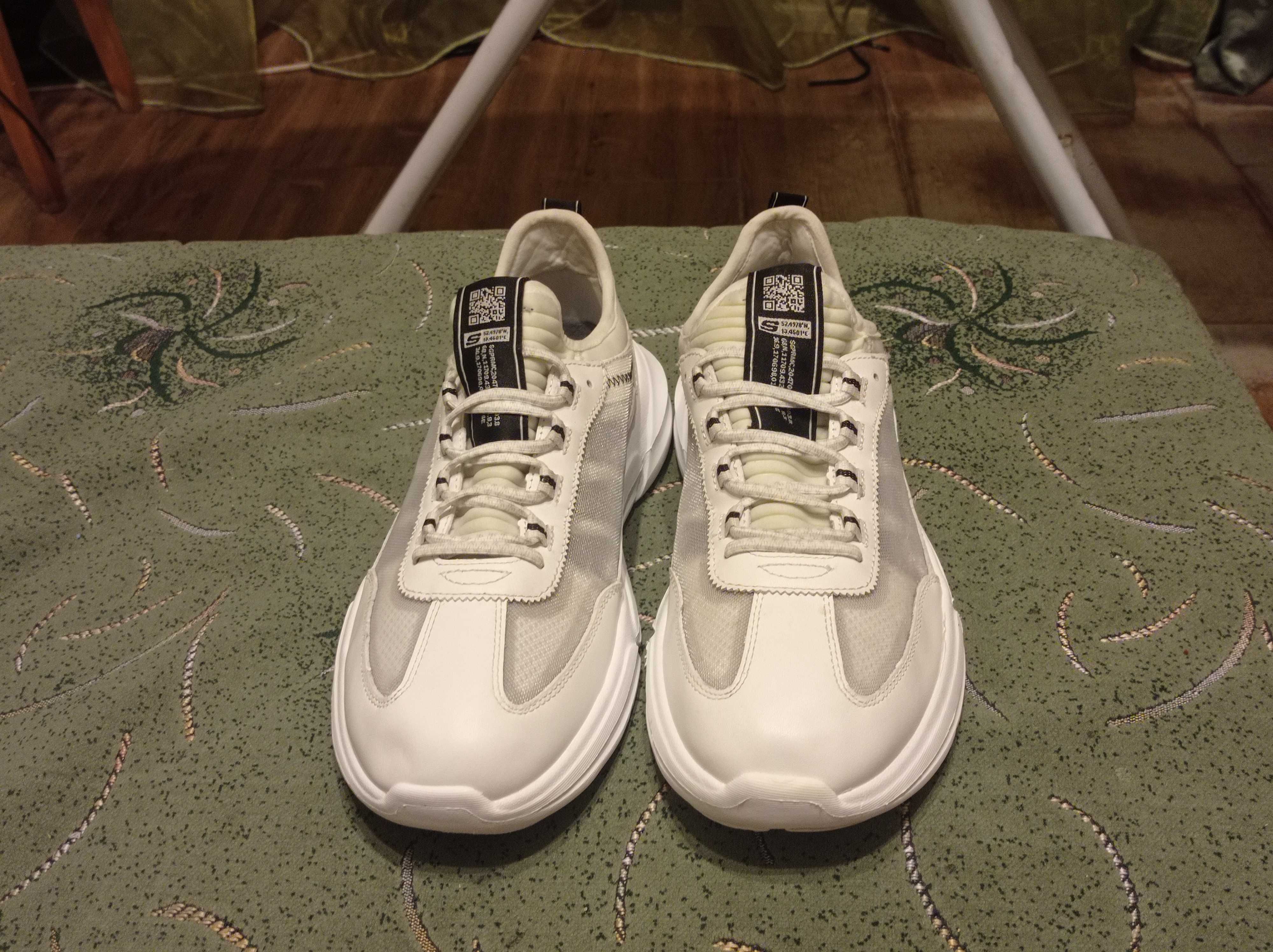 Кроссовки кожаные SKECHERS  оригинал  размер-43 стелька-27,5см