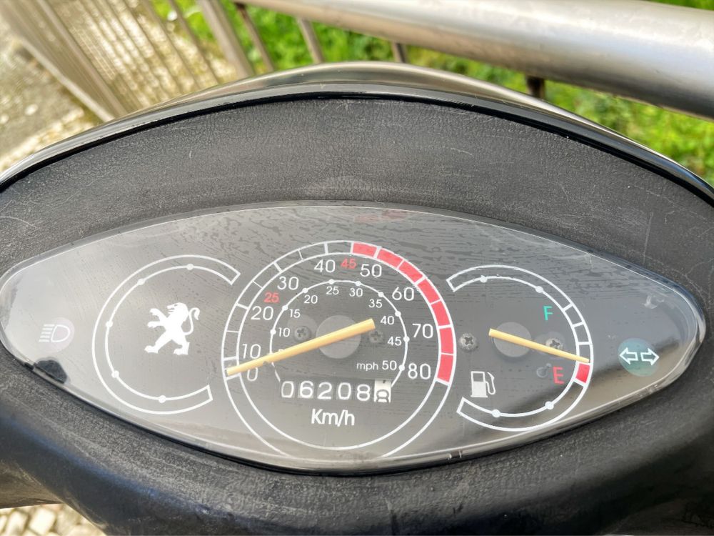 Peugeot Scooter 50cc + Bicicleta Elétrica Alpha Argento