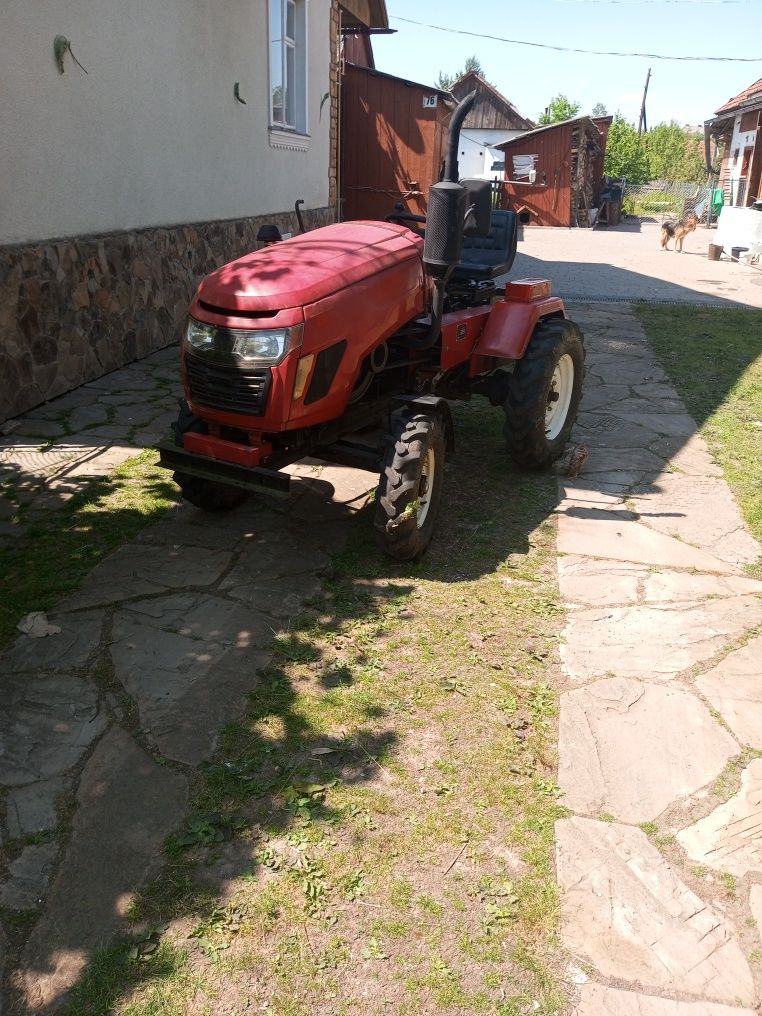 Продам трактор DW180LXL