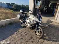 Moto Honda VFR 800x (Cossrunner)