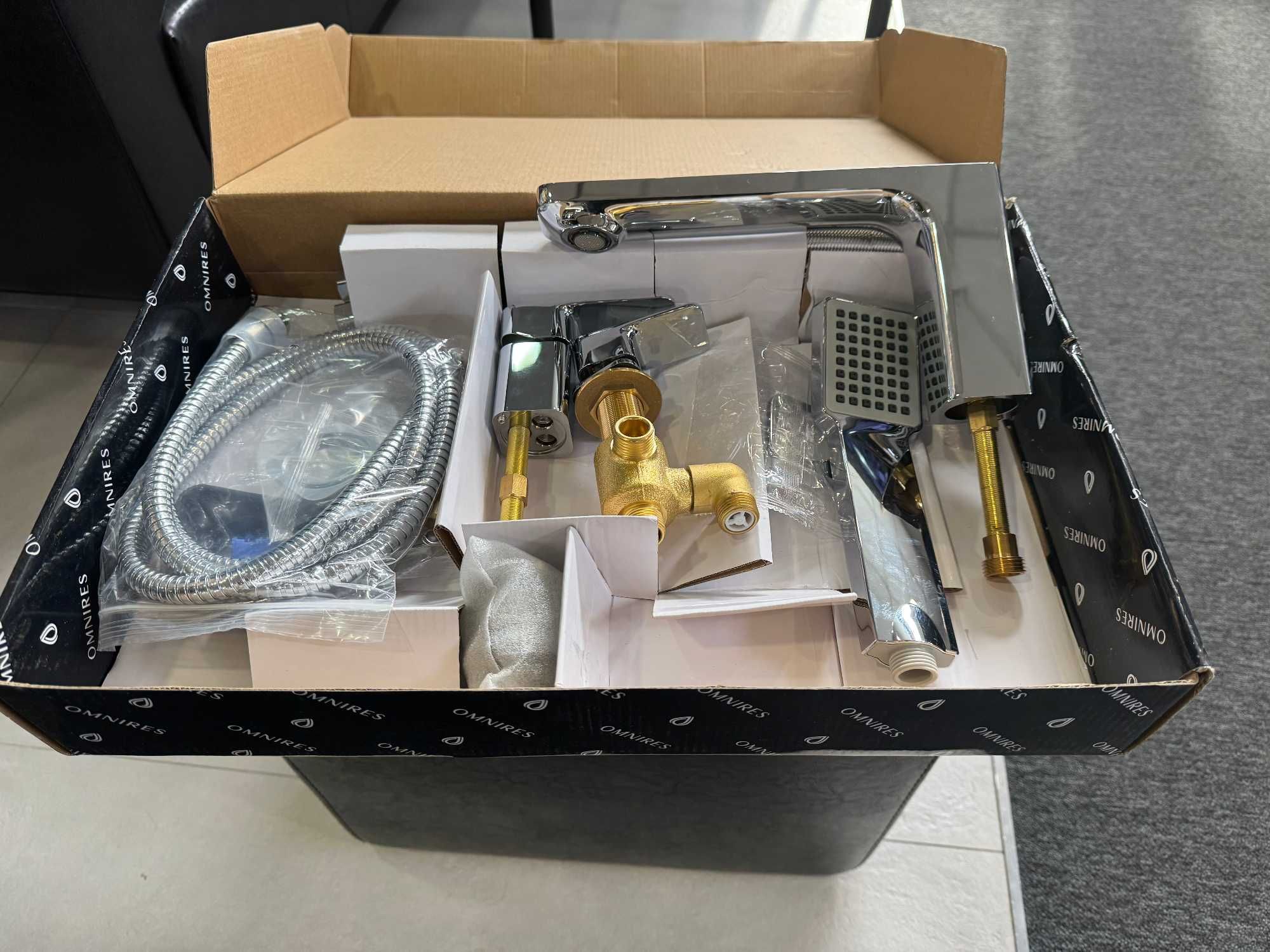 Bateria wannowa 4-otworowa Omnires Apure chrom - 700 zł