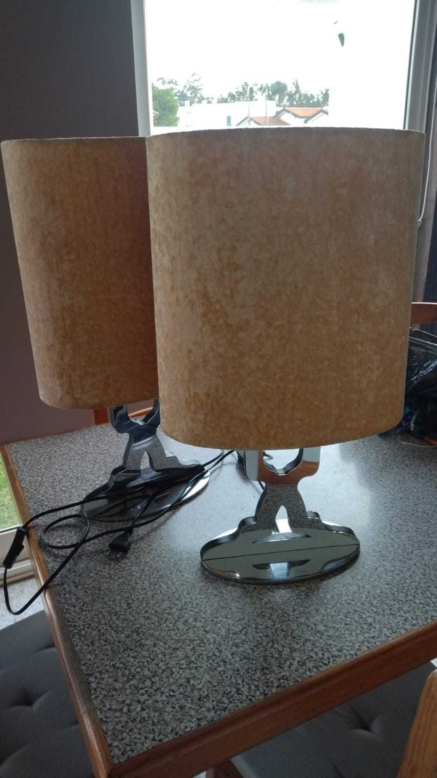 Candeeiros de quarto ou escritorio